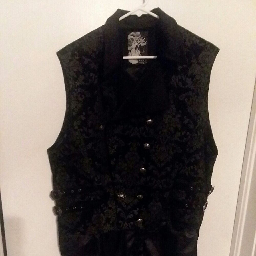 Men's gothic/punk waistcoat w/out sleeves